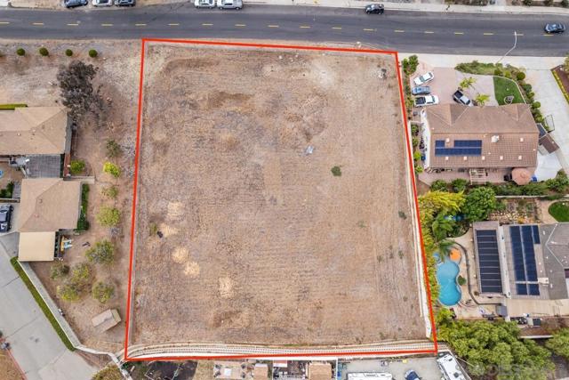 323 Hill Dr, Vista CA: https://media.crmls.org/mediaz/72fb3cf8-bba9-4fc9-8c2a-10fa7379a8d5.jpg