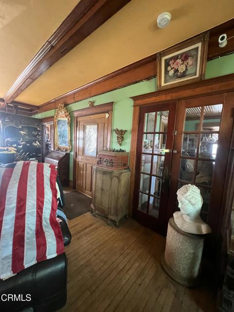 1324 Volney Drive, Los Angeles CA: https://media.crmls.org/mediaz/72fc6e4a-85d3-4b21-b5d7-8e3154bdea85.jpg