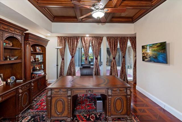 2 Deerfield Court, Rancho Mirage CA: https://media.crmls.org/mediaz/72fc9b34-0fa4-493c-8d5f-d8ce899ac437.jpg