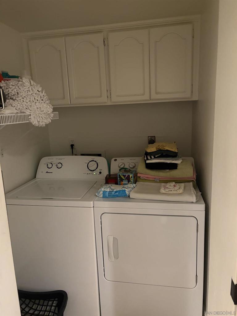 https://media.crmls.org/mediaz/72fd76ea-c7ed-4bd7-ae0f-42623de1a091.jpg?preset=X-Large