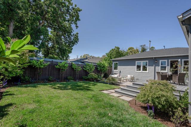 1525 Kalmia Street, San Mateo CA: https://media.crmls.org/mediaz/72fe9205-bae7-48f6-91fc-0bc3c3eaac63.jpg
