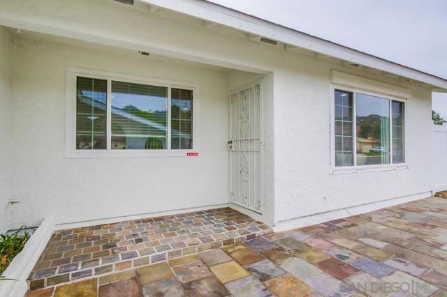 15380 Via La Gitano, Poway CA: https://media.crmls.org/mediaz/72fe9c09-ced6-475e-800e-933b7ba8357f.jpg