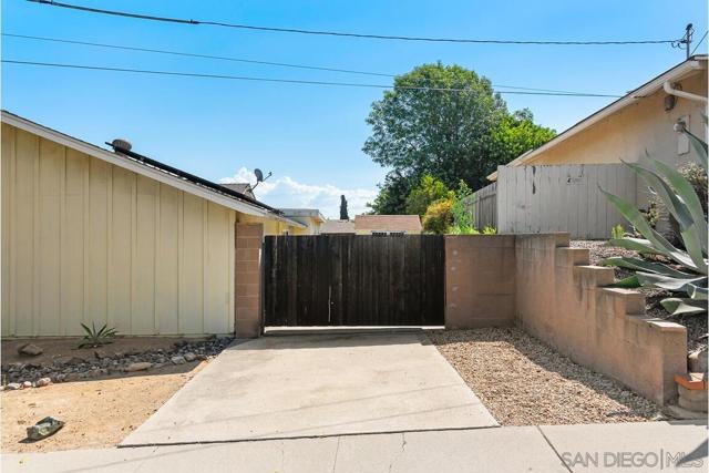6387 Lake Badin Ave, San Diego CA: https://media.crmls.org/mediaz/72fee6f3-e4b4-4127-9576-db6e4fed37ab.jpg