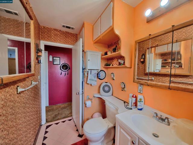 848 Linda Vista Street, San Jose CA: https://media.crmls.org/mediaz/72ff7b9e-0721-4559-a971-f51f18c02c55.jpg