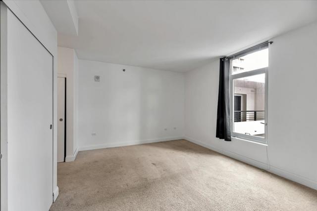 425 W Beech Street, San Diego CA: https://media.crmls.org/mediaz/7301675a-66b2-4fd0-8d96-3ae554f1d84d.jpg