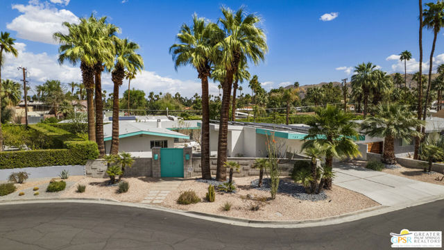 780 S Palo Verde Avenue, Palm Springs CA: https://media.crmls.org/mediaz/73017231-d429-41b4-8d64-aaa6cf2da0c4.jpg