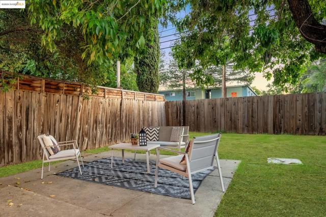 2670 Crescent Dr, Concord CA: https://media.crmls.org/mediaz/7301a954-02fc-4278-9ff2-fedc7244d1a8.jpg