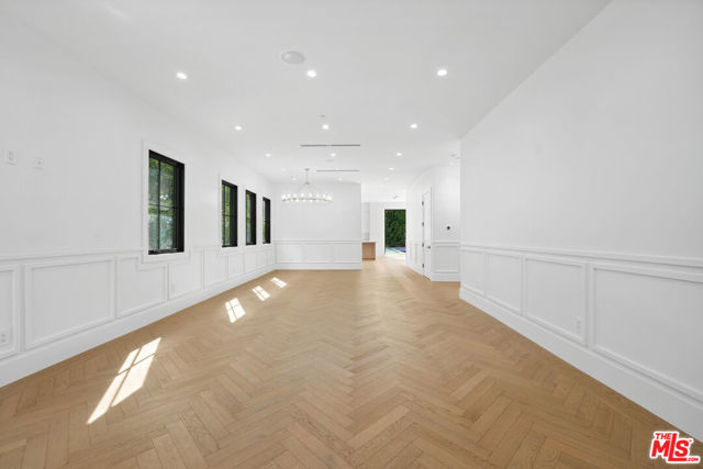4539 Longridge Avenue, Sherman Oaks CA: https://media.crmls.org/mediaz/7301cafa-bf7a-4743-85c1-8c51741a7fc5.jpg