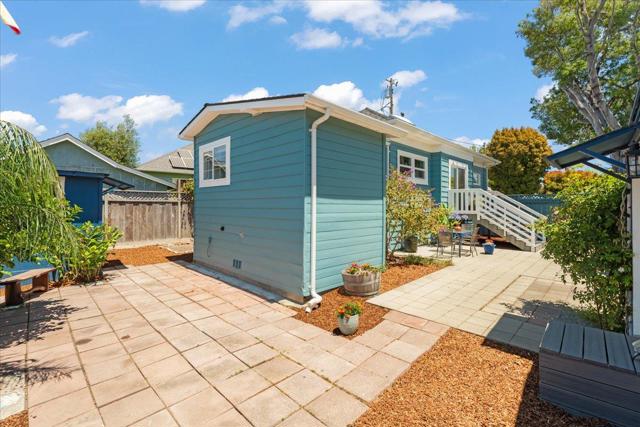 1139 Walk Circle, Santa Cruz CA: https://media.crmls.org/mediaz/730268df-2eea-4ff4-a46f-c7ccf73fce3a.jpg