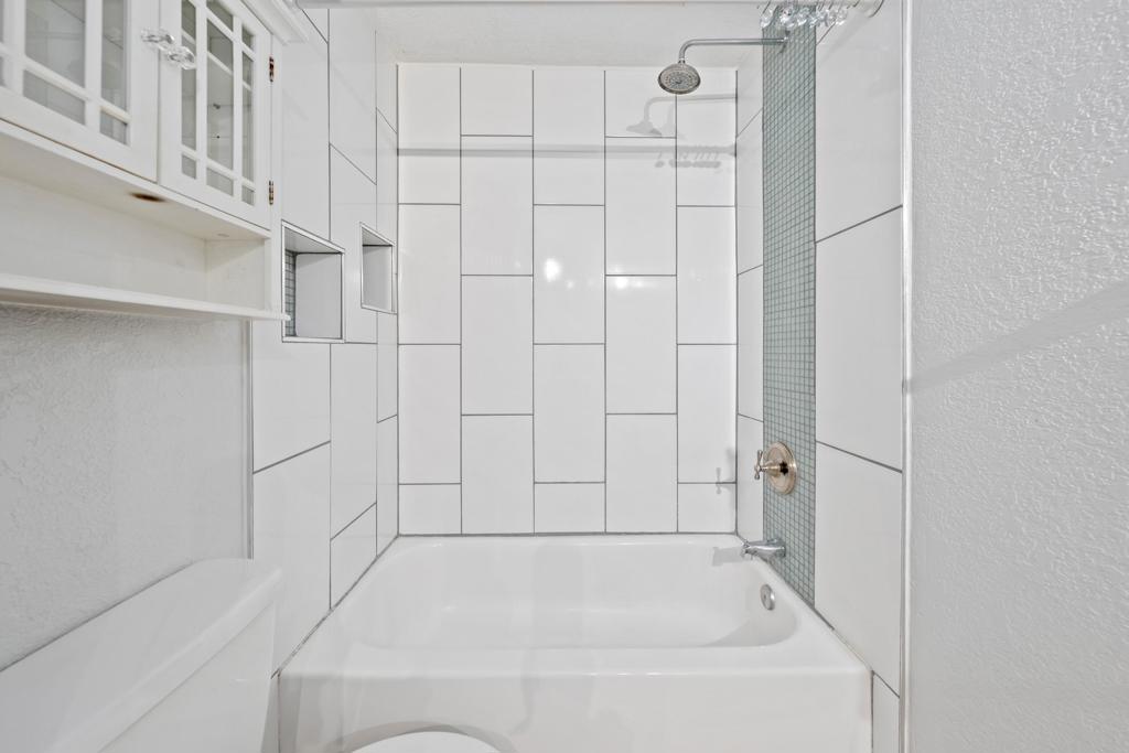 https://media.crmls.org/mediaz/7302e5cf-45c1-4a58-9de8-bd95f327c8fa.jpg?preset=X-Large