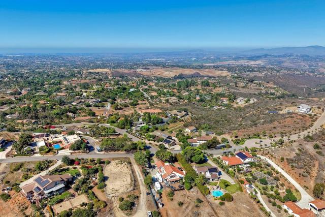 Detail Gallery Image 70 of 75 For 2335 Mirador, Vista,  CA 92084 - 5 Beds | 2/1 Baths