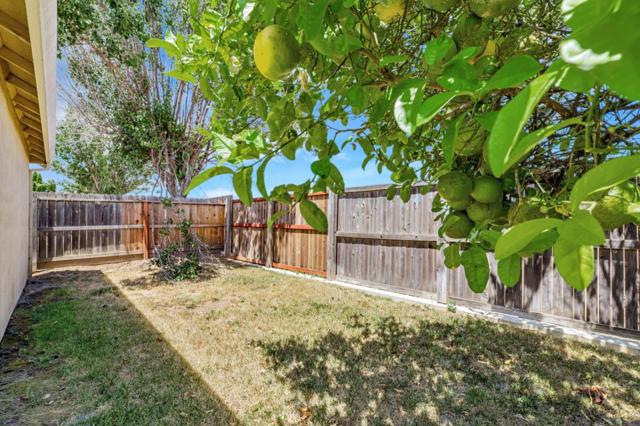 1665 Youngstown Lane, Suisun City CA: https://media.crmls.org/mediaz/730332af-5552-4d51-a66b-dac3a9ad3947.jpg