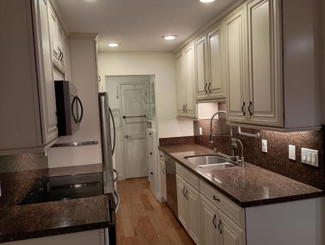 1514 Dolphin Drive, Aptos CA: https://media.crmls.org/mediaz/7303e614-4131-4672-9502-bbb429a67b6f.jpg