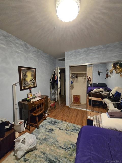 4701 Date, La Mesa CA: https://media.crmls.org/mediaz/730502cf-1fa4-4762-a1fa-49e8e2255c82.jpg