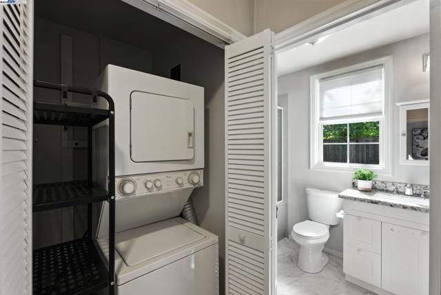 1247 Sherman, Alameda CA: https://media.crmls.org/mediaz/73051c22-6113-4126-ade1-d1595b1dc7c2.jpg