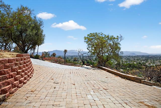 375 W Highland Drive, Camarillo CA: https://media.crmls.org/mediaz/73053179-cb7a-4cd1-aed1-b7ef5886caa6.jpg
