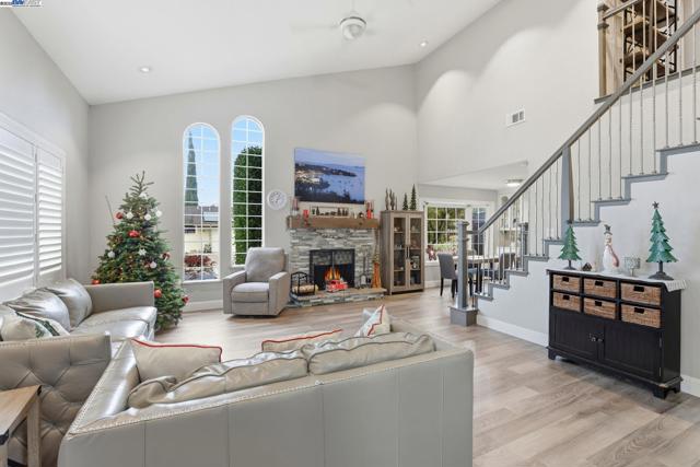 2891 Calle Reynoso, Pleasanton CA: https://media.crmls.org/mediaz/73062f8b-e91b-4983-965f-221703a6b688.jpg