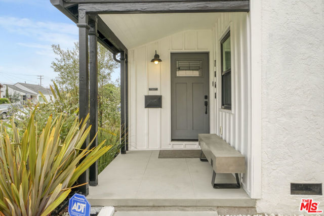 7868 Naylor Avenue, Los Angeles CA: https://media.crmls.org/mediaz/730681e1-1e9d-47b6-998f-d8bebf502f6c.jpg