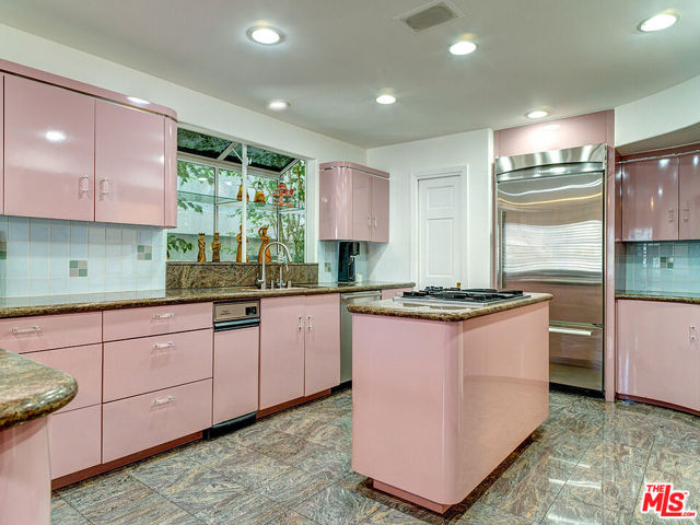 4611 ROMA Court photo 8