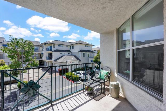 401 Baltic Circle,  CA: https://media.crmls.org/mediaz/7306fe16-24ab-4cb9-8a08-25a7d1624fc9.jpg