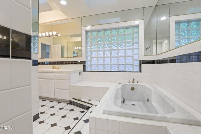 Detail Gallery Image 41 of 68 For 920 Glen Oaks Bld, Pasadena,  CA 91105 - 3 Beds | 3/1 Baths