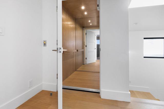 Detail Gallery Image 52 of 72 For 119 41st St, Newport Beach,  CA 92663 - 3 Beds | 5 Baths