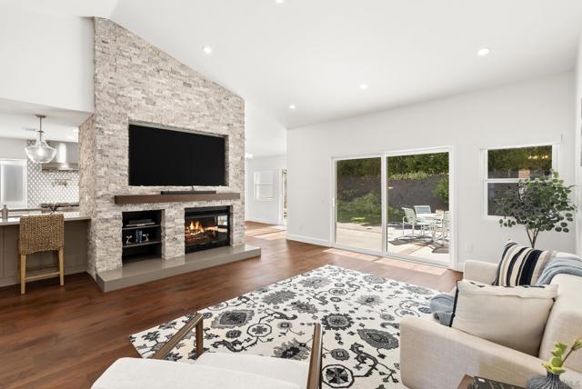 1458 Clark Court, Vista CA: https://media.crmls.org/mediaz/73087257-8413-4118-8d86-343bb2ac006d.jpg