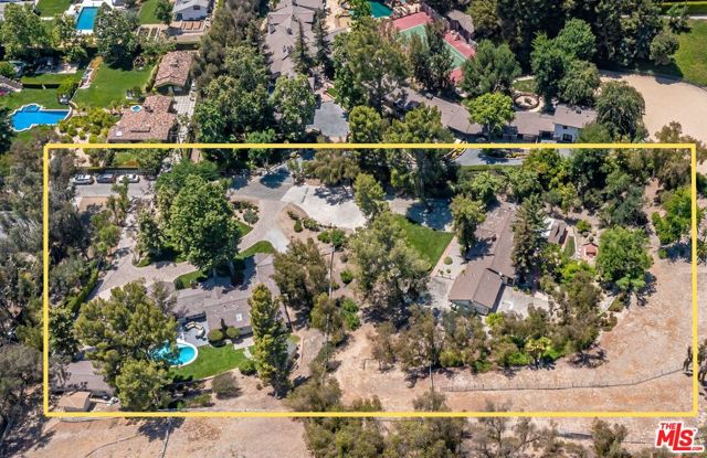 5840 Round Meadow Road, Hidden Hills CA: https://media.crmls.org/mediaz/7308adf1-000b-4c6f-a0b3-f01e637dde57.jpg