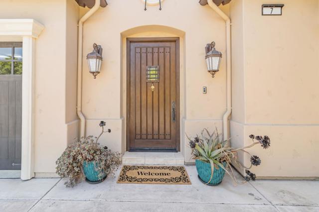 7 Stonebrae Road, Hayward CA: https://media.crmls.org/mediaz/73090051-d04e-4902-b888-3e031f9348f0.jpg