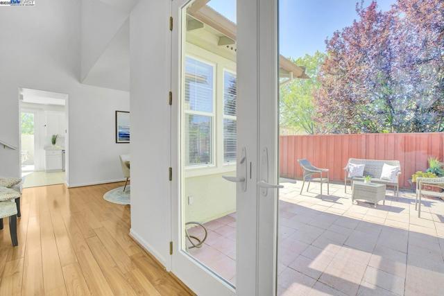 200 ARDEN CT, San Ramon CA: https://media.crmls.org/mediaz/730902ba-c3ca-42c4-890f-c4a020360525.jpg