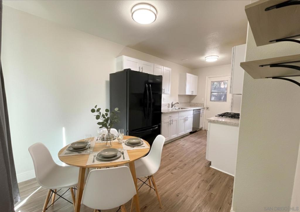 1060 E Washington Ave - photo 10