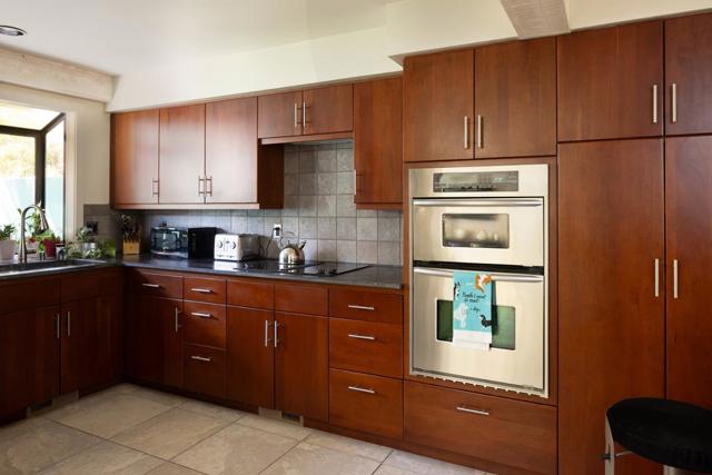 9662 Willow Court, Carmel CA: https://media.crmls.org/mediaz/730952c2-7ce7-499a-9c57-428be57a80bf.jpg