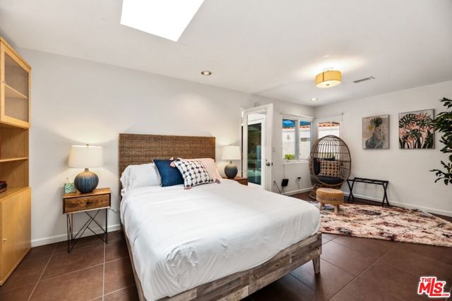 5916 Via Zurita, La Jolla CA: https://media.crmls.org/mediaz/73097f16-c3e4-4233-a294-84c206bc2be1.jpg