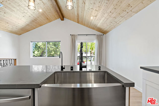 23906 1/2 Darbun Drive, Newhall CA: https://media.crmls.org/mediaz/7309cc81-bd76-47c8-a8a9-c2688b2214e9.jpg