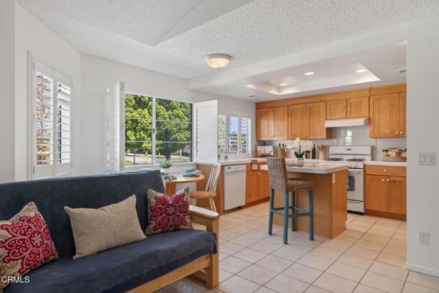 4993 Telephone Road, Ventura CA: https://media.crmls.org/mediaz/7309d2c7-0599-4c35-bb07-5fbaa42553bd.jpg