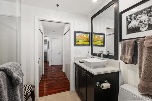 700 W Harbor Dr, San Diego CA: https://media.crmls.org/mediaz/7309e2d8-40db-48ab-8c40-ca8d21e99ad1.jpg