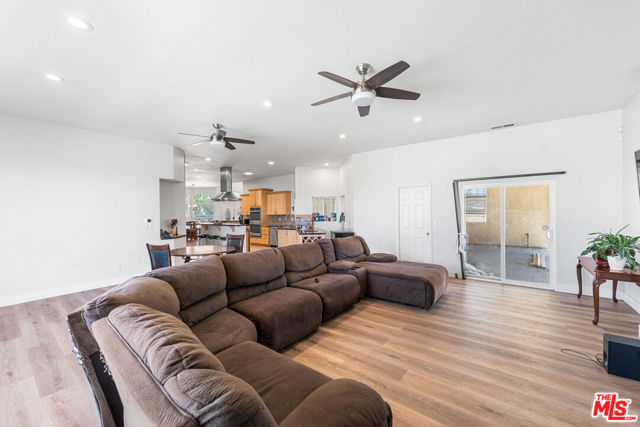 42094 W 21st Street, Lancaster CA: https://media.crmls.org/mediaz/730a3879-c6a1-4a23-8e2b-c49bd13486c6.jpg