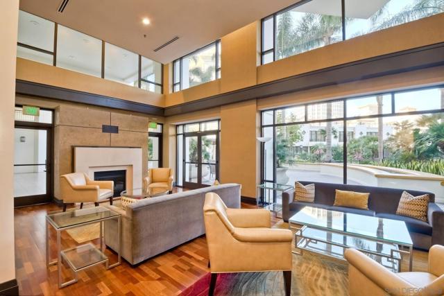 700 W Harbor Dr, San Diego CA: https://media.crmls.org/mediaz/730c2705-3898-4821-8011-abb298fa9043.jpg