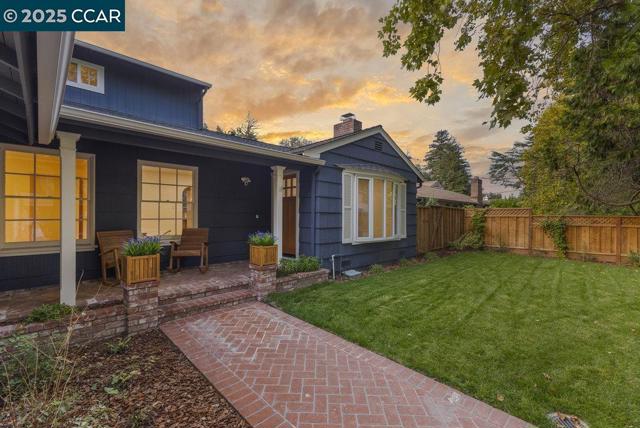 1806 Newell Ave, Walnut Creek CA: https://media.crmls.org/mediaz/730cc411-515f-4807-8802-ba7f04352bbc.jpg
