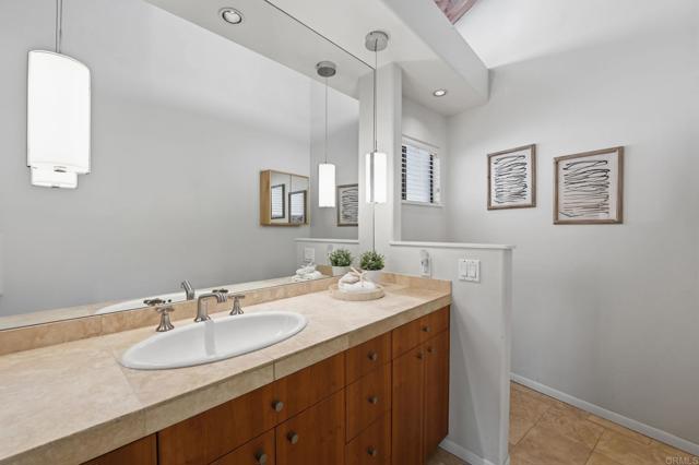 Image 43 of 75 For 3250 Venado Street