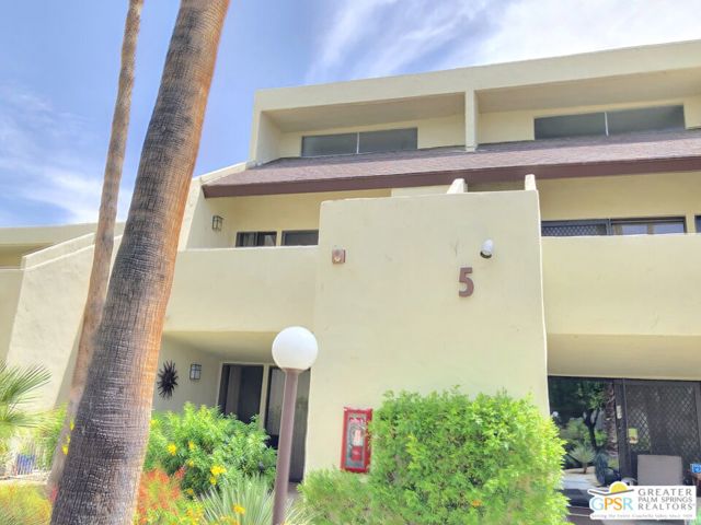 1655 E Palm Canyon Drive, Palm Springs CA: https://media.crmls.org/mediaz/730fd6a3-82b1-4c5d-a754-984420a18e09.jpg