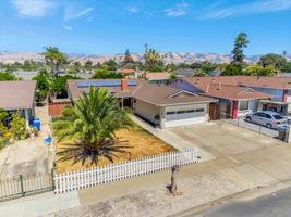1868 Crinan Drive, San Jose CA: https://media.crmls.org/mediaz/7310abb6-0e3d-466d-b386-d604dc35057d.jpg