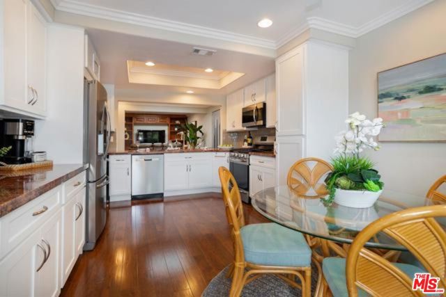 4732 Galicia Way, Oceanside CA: https://media.crmls.org/mediaz/7310e76c-a5fe-4a11-a25c-eea4451a5a0e.jpg