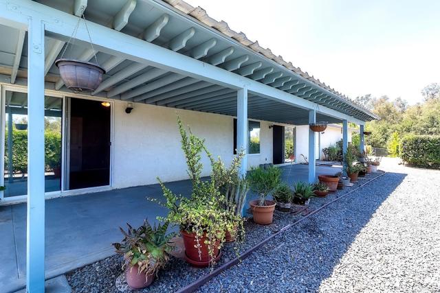 18822 Possum Pass, Valley Center CA: https://media.crmls.org/mediaz/7310f73f-47ca-463e-bb29-8b054041c096.jpg