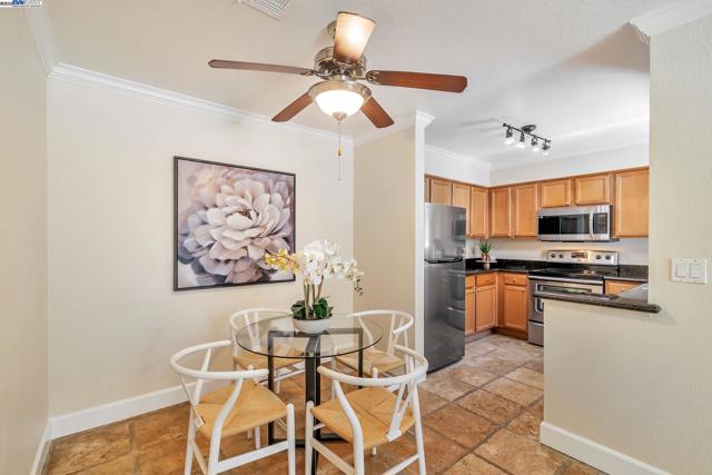 383 Eastridge Dr, San Ramon CA: https://media.crmls.org/mediaz/731121f0-3fda-40d6-847c-be509e6adb87.jpg