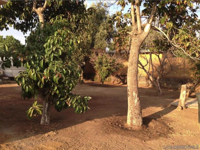 352 Sunrise Dr, San Ysidro CA: https://media.crmls.org/mediaz/73117344-1c21-4112-9287-489d129ed865.jpg