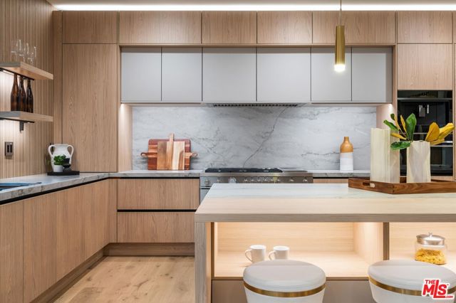 101 Greenfield Avenue, Los Angeles CA: https://media.crmls.org/mediaz/73118403-edb1-4c82-8a73-0eeba85b1246.jpg