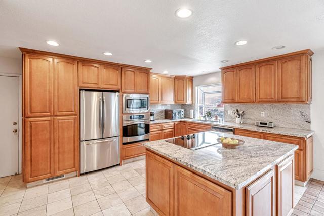 340 Merrill Road, San Juan Bautista CA: https://media.crmls.org/mediaz/73120c38-d33f-47d8-b1fd-75bd397f3dfa.jpg