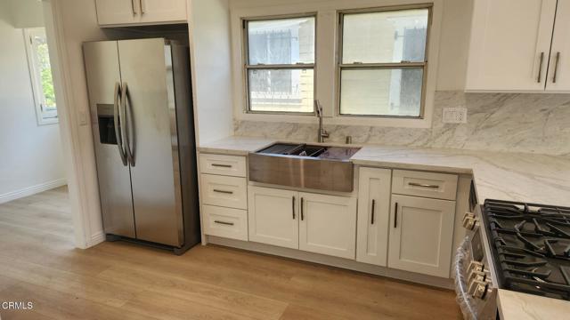 Detail Gallery Image 5 of 10 For 3609 4th Ave, Los Angeles,  CA 90018 - 2 Beds | 2 Baths