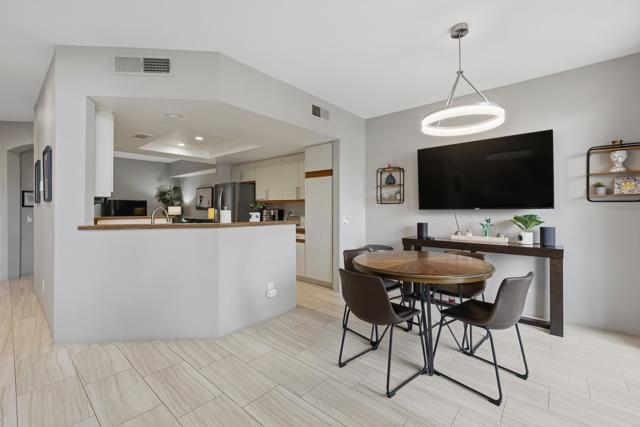 79798 Olympia, La Quinta CA: https://media.crmls.org/mediaz/7312574f-58e2-429a-9be7-f0cfc4bfe984.jpg